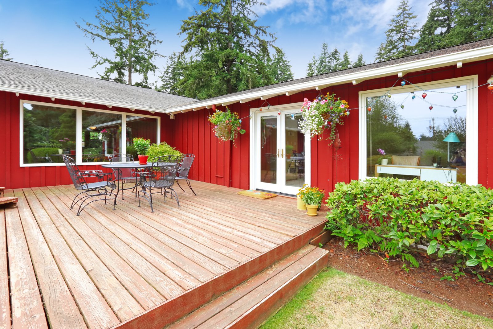 red house exterior